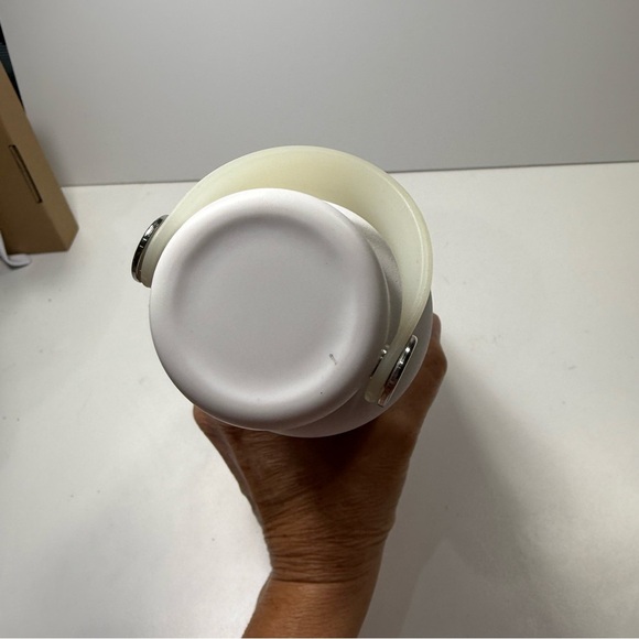 Hydro Flask Limited Edition Refill For Good 21 oz - Picture 6 of 7